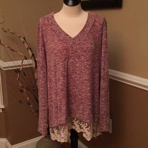 Fun tunic with lace hemline